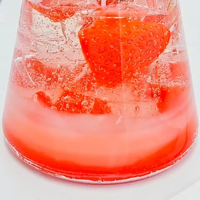 Wholesale 2 Pcs of Handmade Dried Strawberry Scented Candle Gel Wax Aromatherapy Candles with Real Fruits